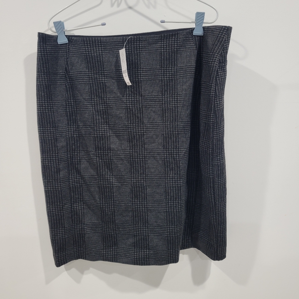 NWT New York & Company Black Plaid Mini Skirt / Size XL